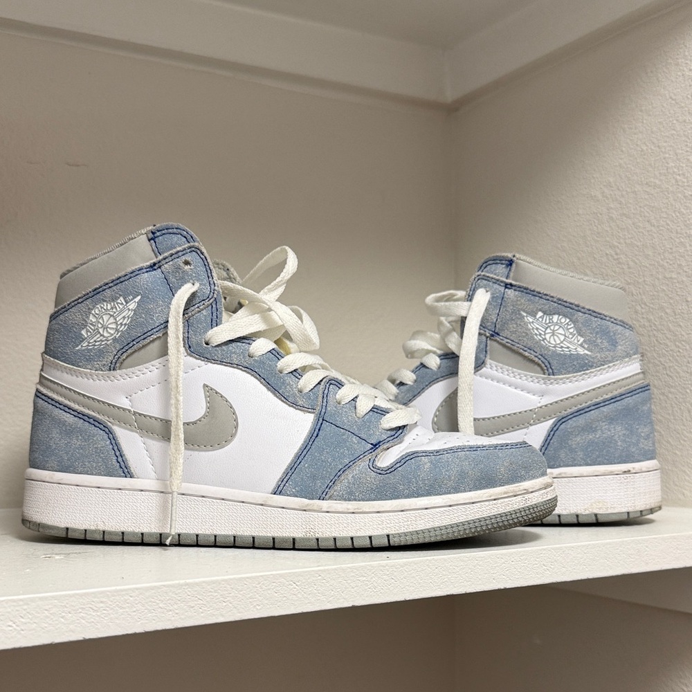 Jordan 1 Retro High Suede